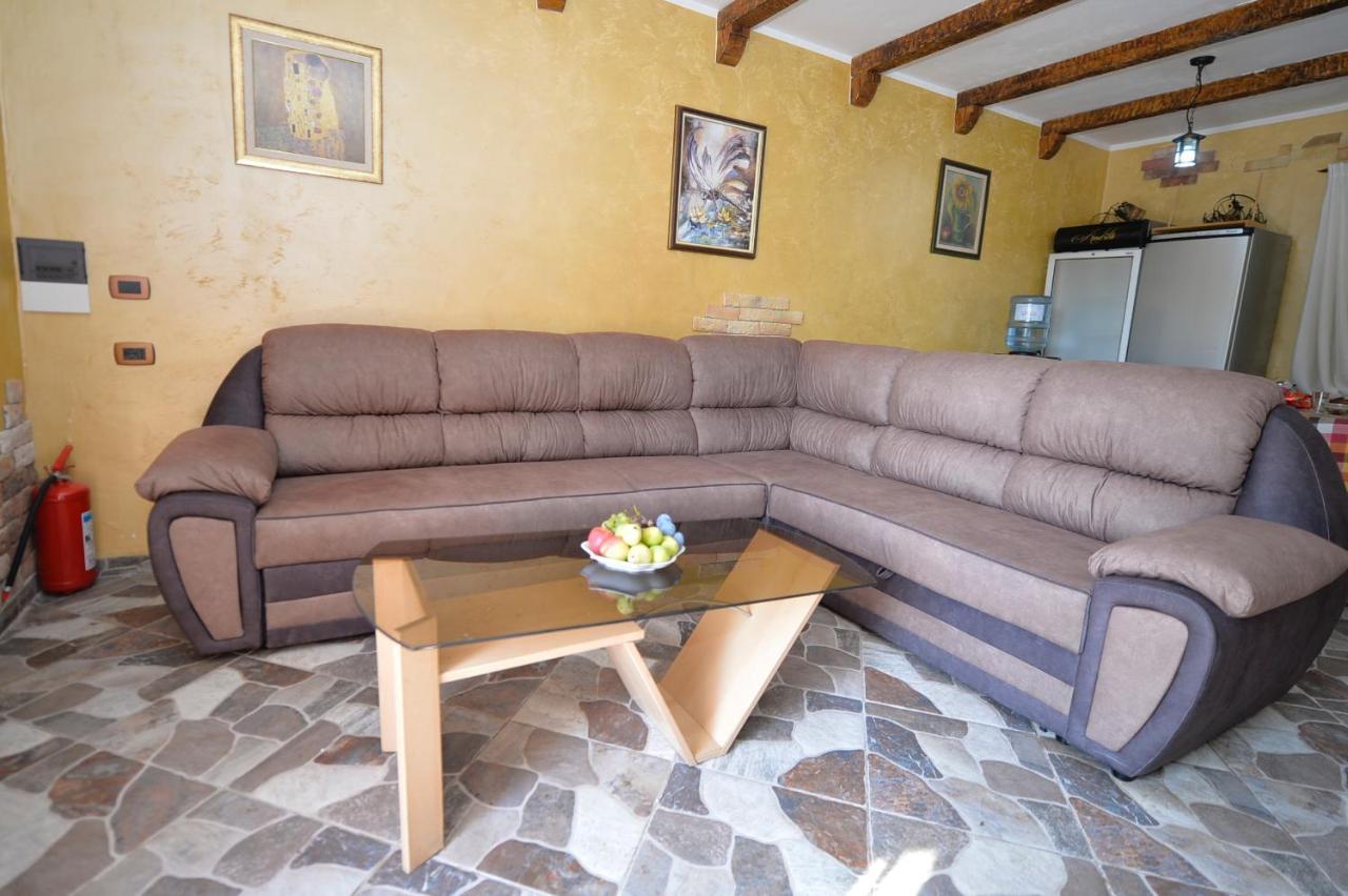 Vila Andrea Danilovgrad Екстер'єр фото